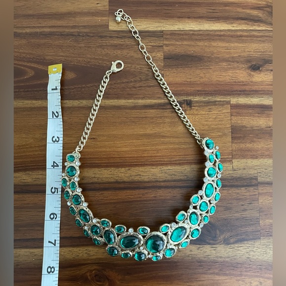 Emerald Green and Gold Necklace - Picture 2 of 5